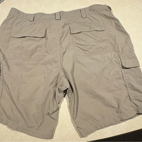 Duluth Trading Men's Tan Cargo Shorts - Picture 2 of 3